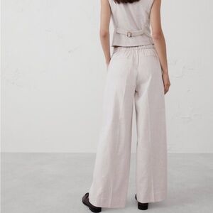 Banana Republic Wide-Leg Pants in Soft Taupe